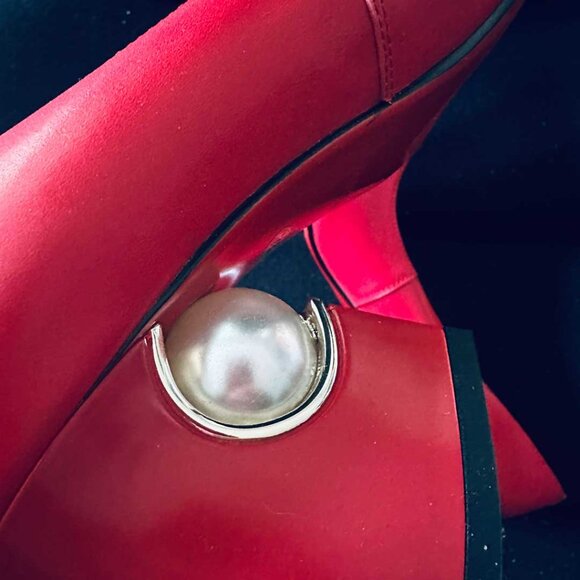 NEVER WORN Womens Chunky Heels with Pearl Pointed Toe Red Real Leather Pumps - Picture 2 of 5